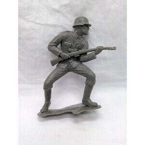 Vintage 1960s Unbranded Infantry Military Toy Soldier 5"